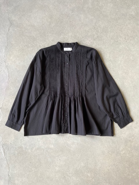 SOIL 60s CAMBRIC PLAIN BANDED COLLAR PINTUCK SHIRT
