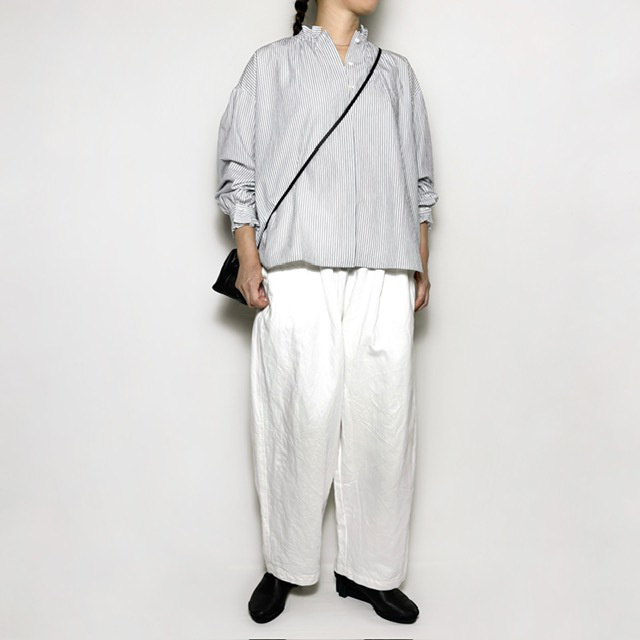 A PIECE OF LIBRARY タイプライターストライプブリーズラインフリルブラウス