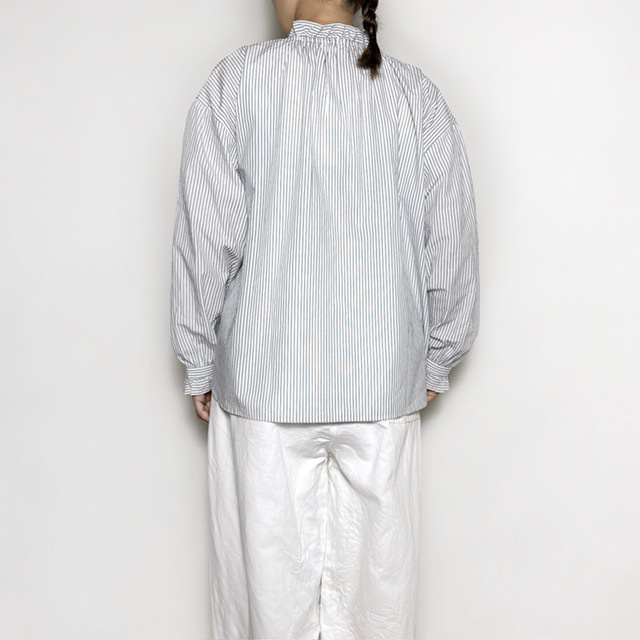 A PIECE OF LIBRARY タイプライターストライプブリーズラインフリルブラウス
