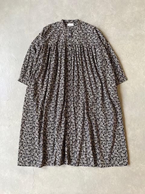 SOIL COTTON SLUB SMALL FLOWER PRINT BANDED COLLAR SHIRT DRESS with GATHER