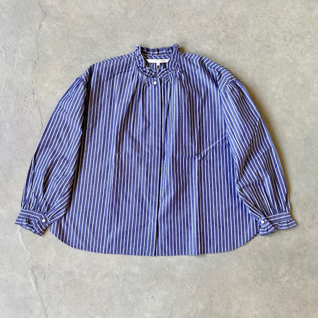 A PIECE OF LIBRARY タイプライターストライプ ブリーズラインフリルブラウス