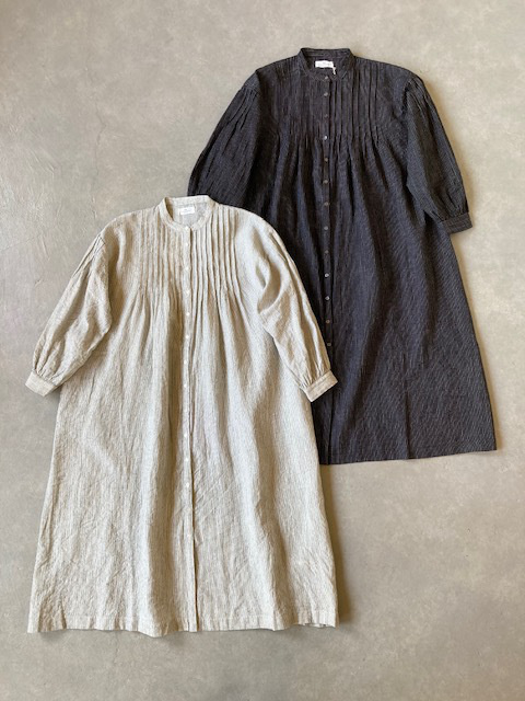 SOIL WOOL LINEN STRIPEBANDED COLLAR DRESS with PINTUCK