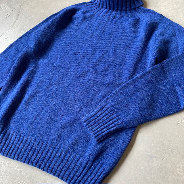 Modele Particulier ARMEN GEELONG LAMBS WOOL SEAM FREE   POLO NECK SADDLE SHOULDER P/O