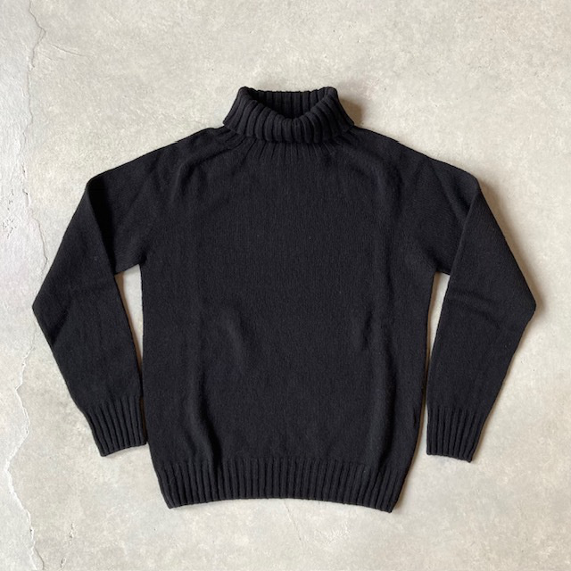 Modele Particulier ARMEN GEELONG LAMBS WOOL SEAM FREE   POLO NECK SADDLE SHOULDER P/O