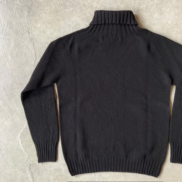 Modele Particulier ARMEN GEELONG LAMBS WOOL SEAM FREE   POLO NECK SADDLE SHOULDER P/O