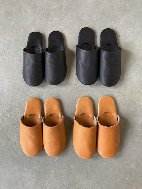 affordance LEATHER SLIPPERS