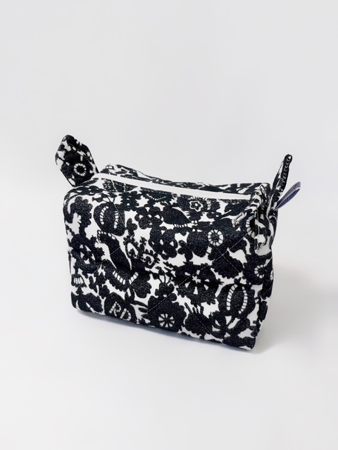 R&D.M.Co- (OLDMAN’S TAILOR) MONO TRICK PRINT QUILTING POUCH