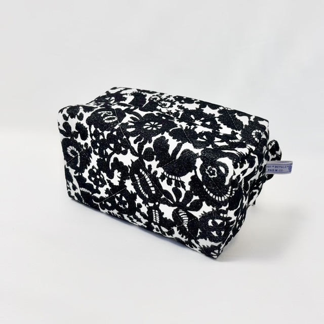 R&D.M.Co- (OLDMAN'S TAILOR) MONO TRICK PRINT QUILTING POUCH (S)