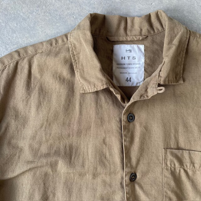 HTS (HARROW TOWN STORES) COTTON LINEN PLAIN OVERDYE ONE-UP COLLAR SHIRT