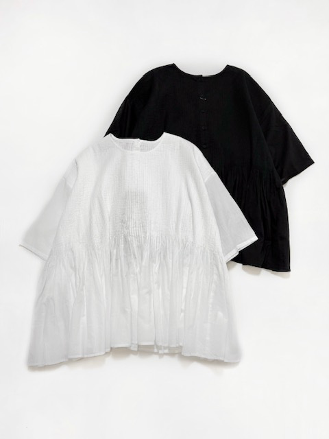 maison de soil 80s ORGANIC VOILE PLAIN CREW-NECK P/O HALF/SL SHIRT with MINI PINTUCK