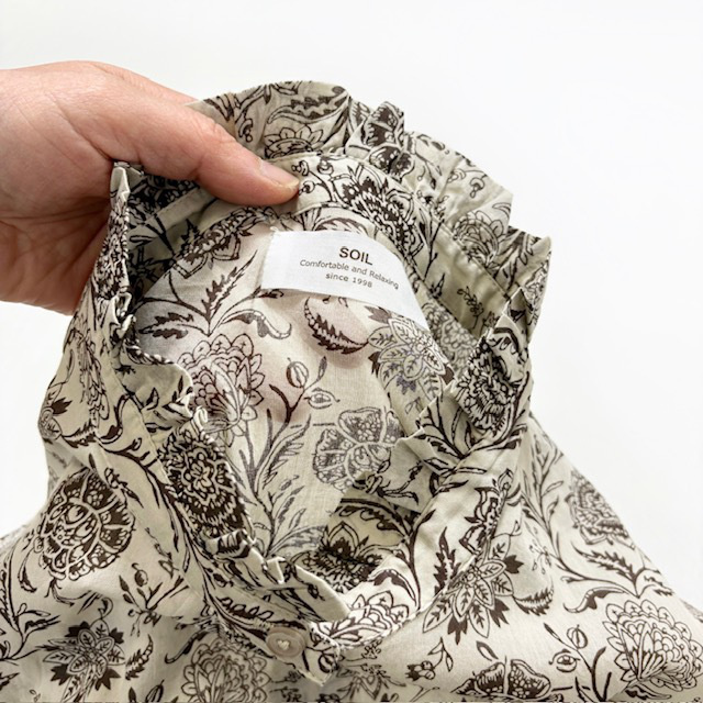 SOIL 80s VOILE TWO TONE FLOWER PRINT FRILL COLLAR FRENCH/SL SHIRT