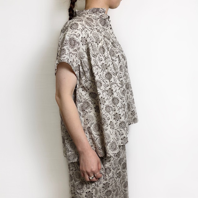 SOIL 80s VOILE TWO TONE FLOWER PRINT FRILL COLLAR FRENCH/SL SHIRT