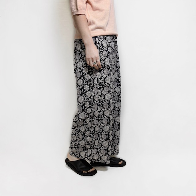 SOIL 80s VOILE TWO TONE FLOWER PRINT WIDE EASY PANTS&nbsp;