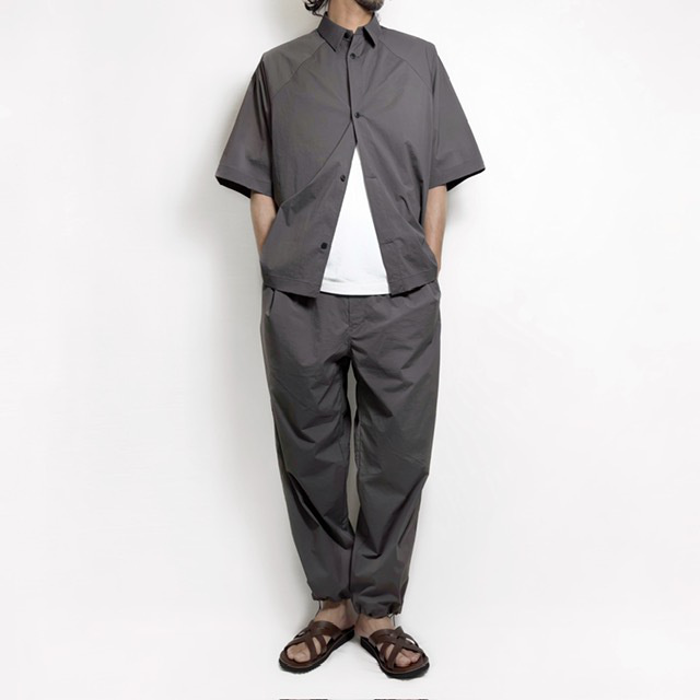 b9 collection クロスベルトサンダル