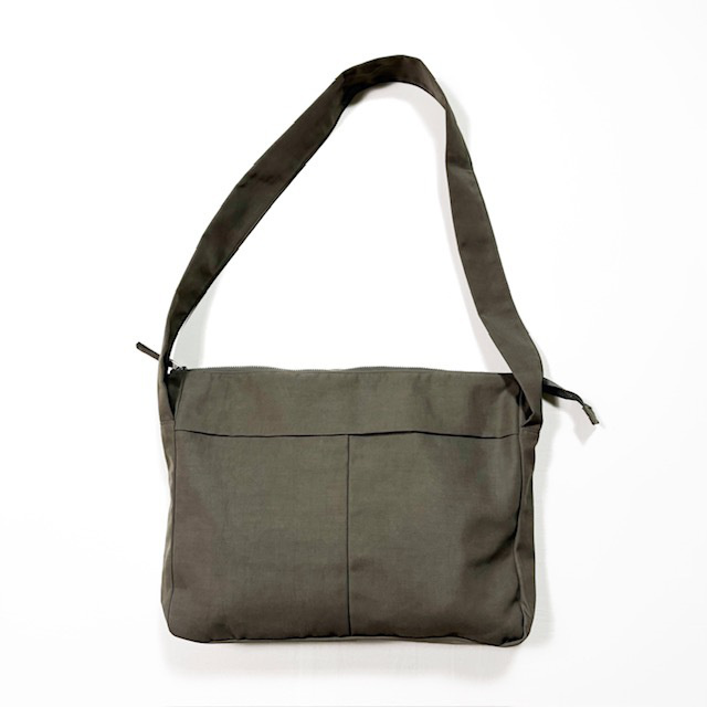 STILL BY HAND ナイロンショルダーバッグ