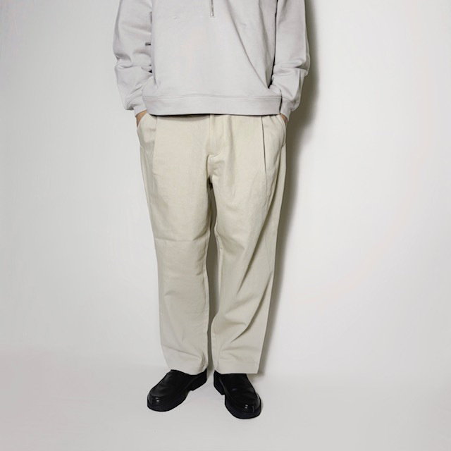 STILL BY HAND コットンツイルワンタックパンツ