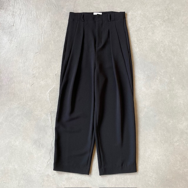 KOFTA オケージョンストレートタックパンツ