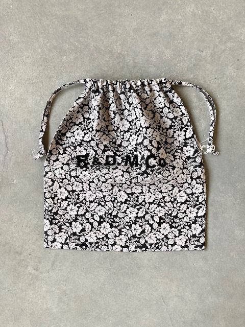 R&D.M.Co- (OLDMAN'S TAILOR) WILD BERRY DRAWSTRING BAG (L)