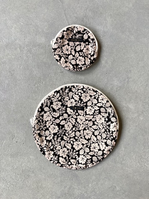 R&D.M.Co- (OLDMAN'S TAILOR)  WILD BERRY CIRCLE POUCH  (S) & (L)